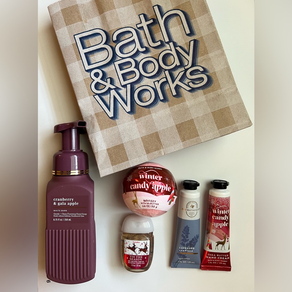 Gift Set Bath & Body Works Hand Foam Soap & Lotion Sanitizer Bath Bomb